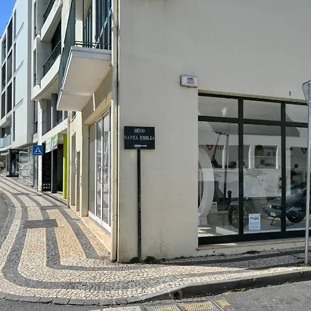 Beco Santa Emilia 3m, A In Madeira Apartment *