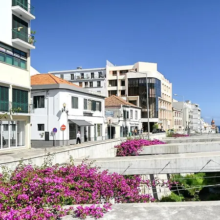 Beco Santa Emilia 3m, A In Madeira פונשל